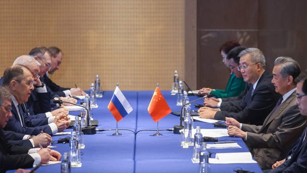 Главы МИД России и Китая встретились на полях встречи министров иностранных дел стран БРИКС