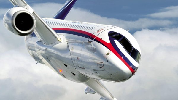 Полностью российский самолет Sukhoi Superjet совершает первый полет