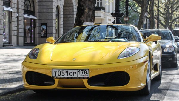 В России растут продажи автомобилей класса люкс