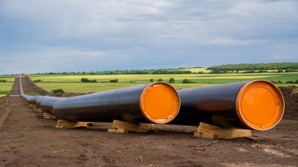 Россия обсуждает строительство нефтепровода с Венгрией и Сербией