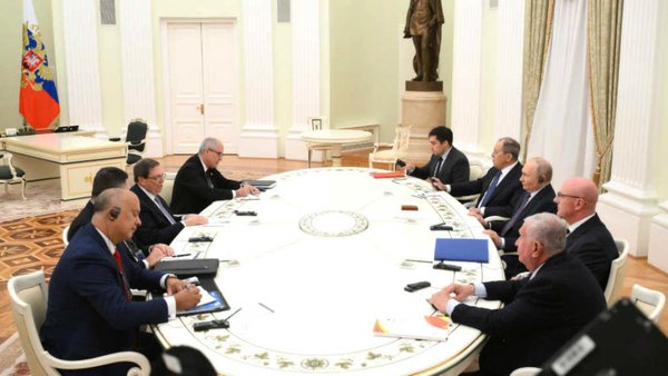 Путин встретился в Кремле с министром иностранных дел Кубы