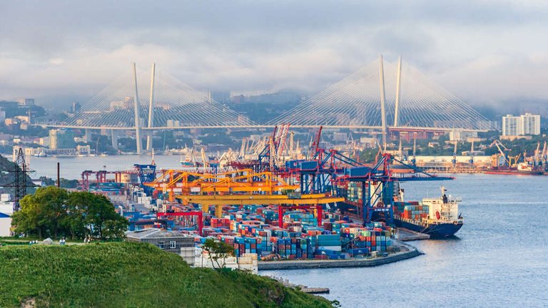 Vladivostok Commercial Seaport Aims For 15% Increase In TEU Capacity By 2028