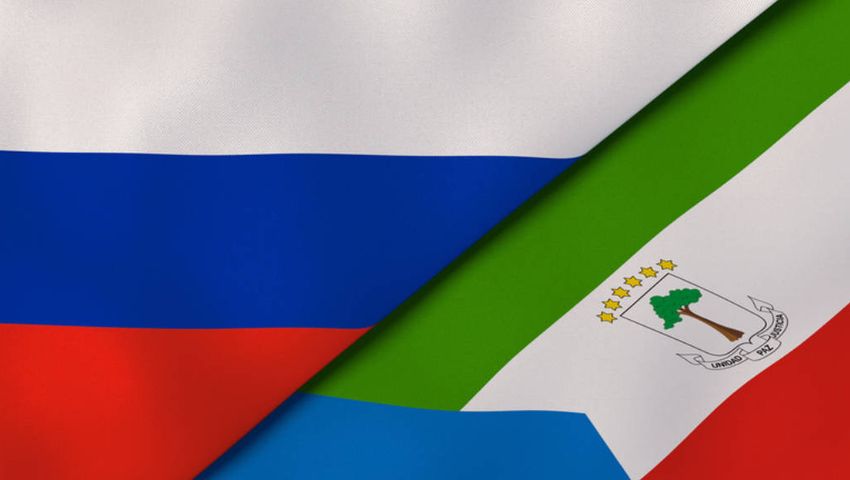 Russia and Equatorial Guinea Flags