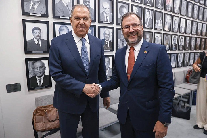 Sergey Lavrov and Ivan Khil