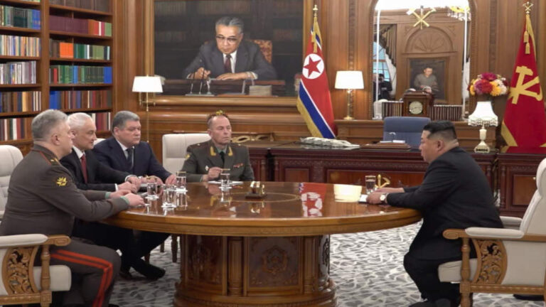 Министр обороны России проводит переговоры в Северной Корее