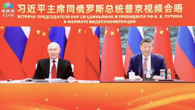 Vladimir Putin and Xi Jinping